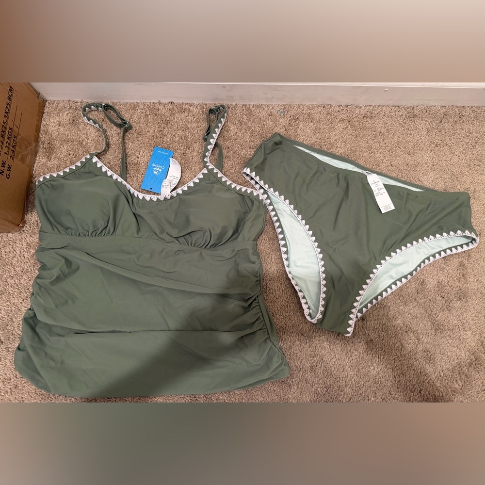 “New” Cupshe Olive Green Two-Piece Swim Set with Zigzag Trim sizeXL
